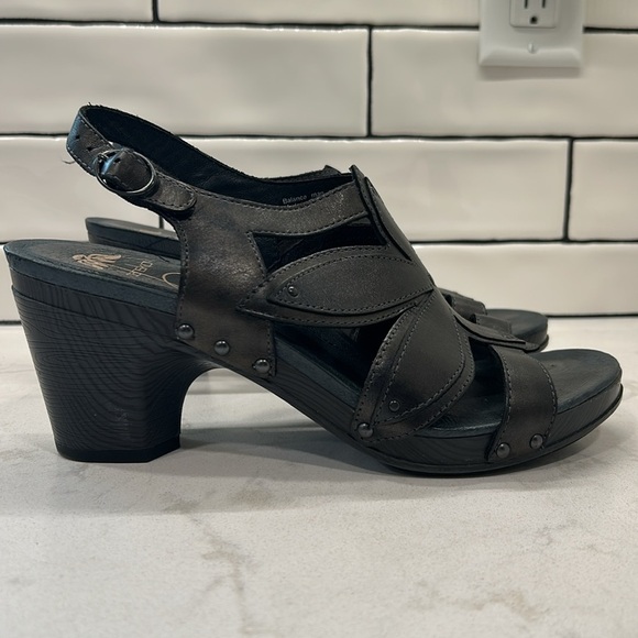 Dansko Nina Metallic Brown Leather Flower Sandals Heels Nailhead Detail Clog 41 - Picture 3 of 16